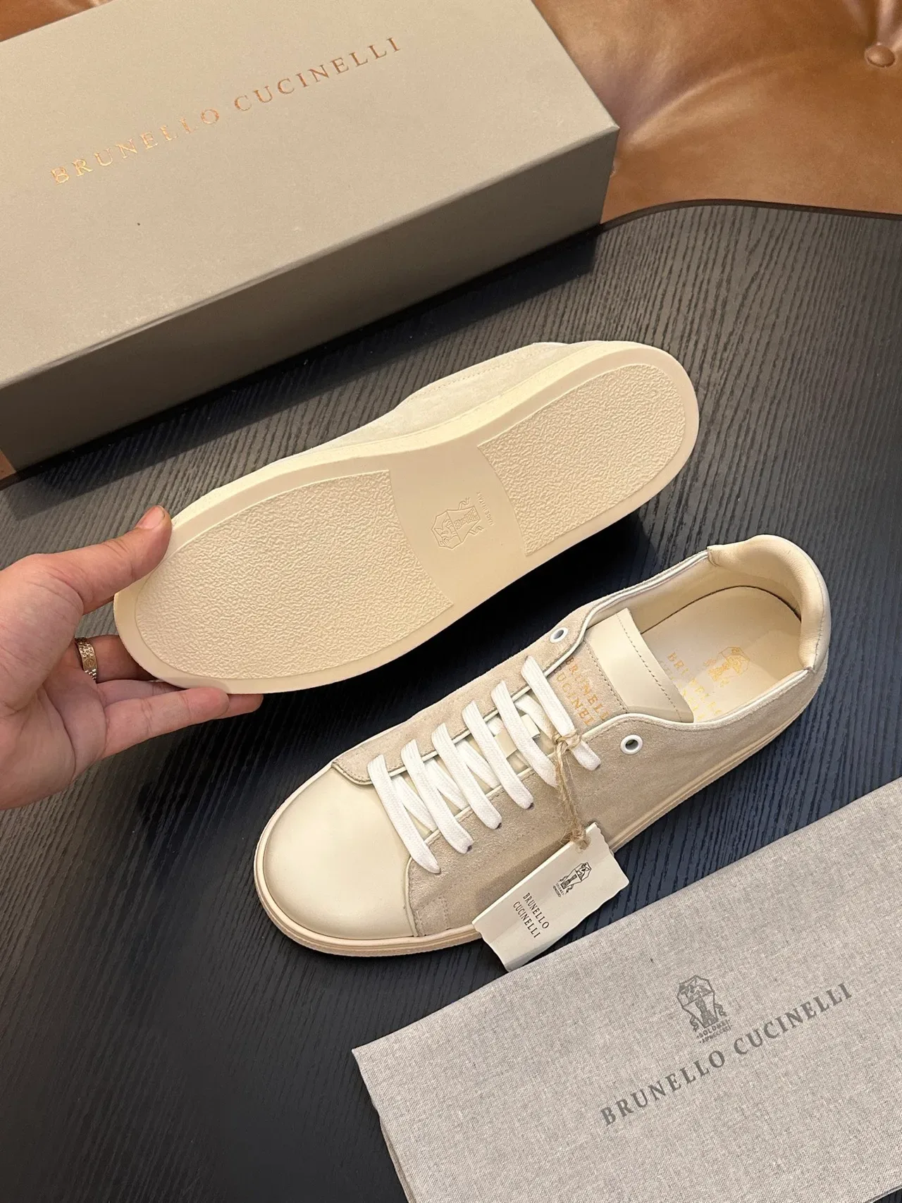 Brunello Cucinelli বেইজ স্যুয়েড এবং ক্রিম লেদার লাইফস্টাইল স্নিকার্স 9