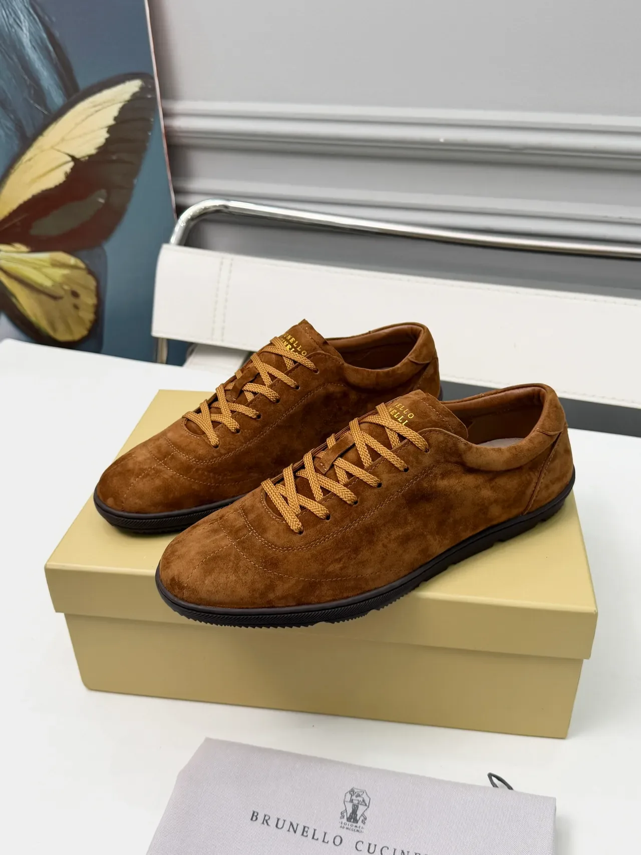 Brunello Cucinelli Zapatos casuales de ante marrón con cordones 5