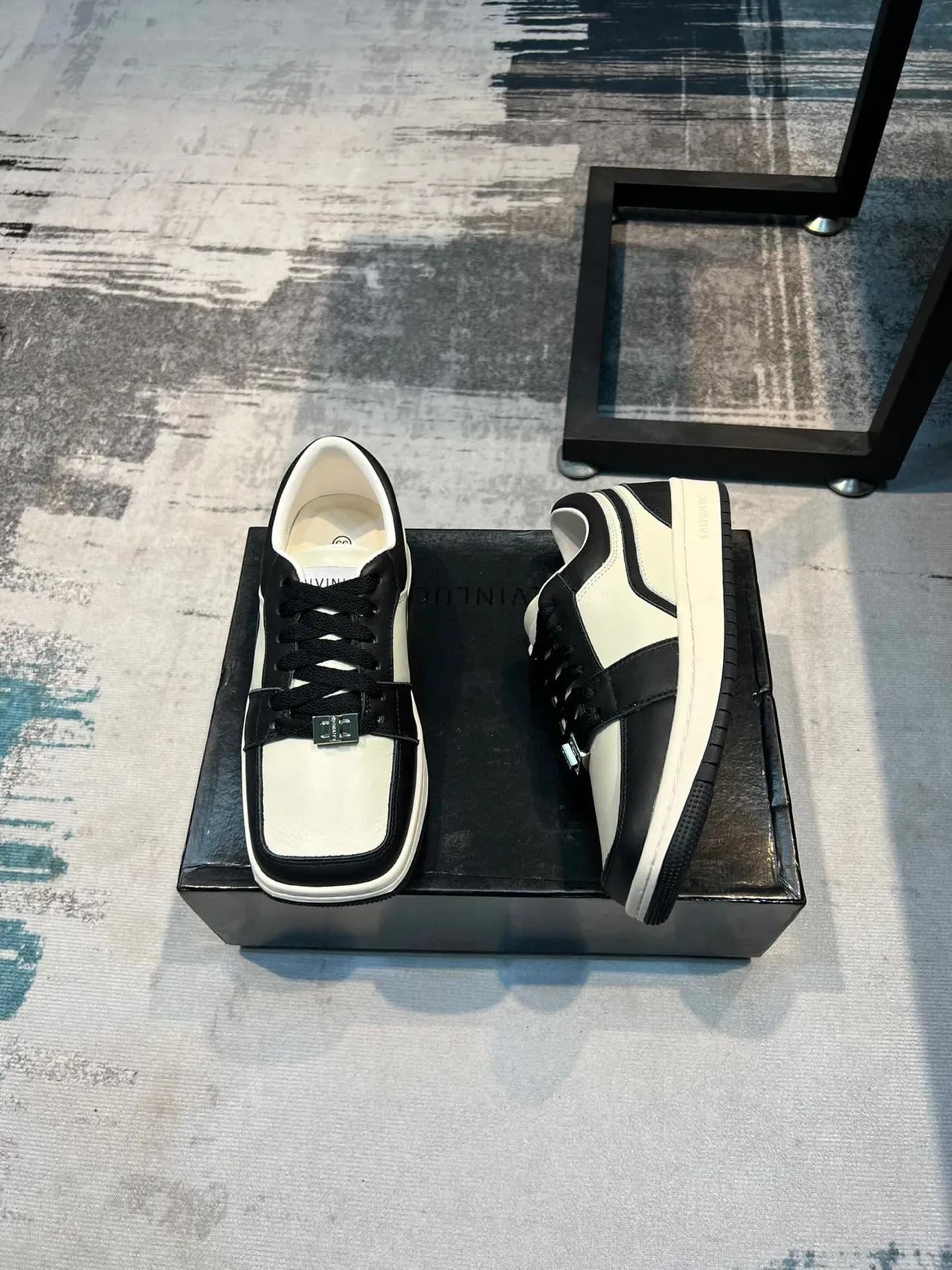 Calvin Luo Panelled Leather Low-Top Lifestyle Sneaker 5