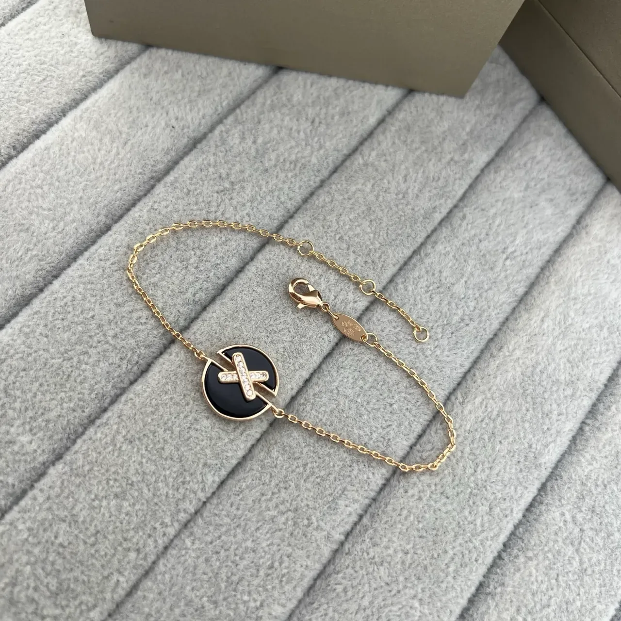 CHAUMET Liens أساور سلسلة ذهبية بإنمل دائري وماس X 6
