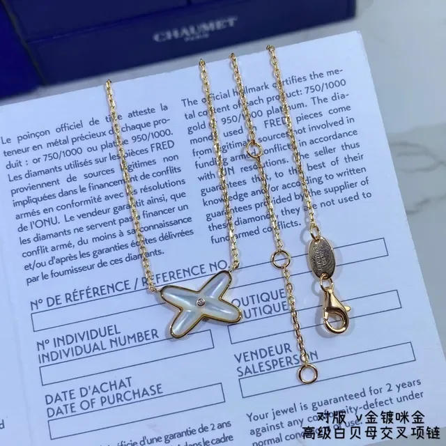 CHAUMET Pingente de Cruz em Forma de X em Madrepérola 5
