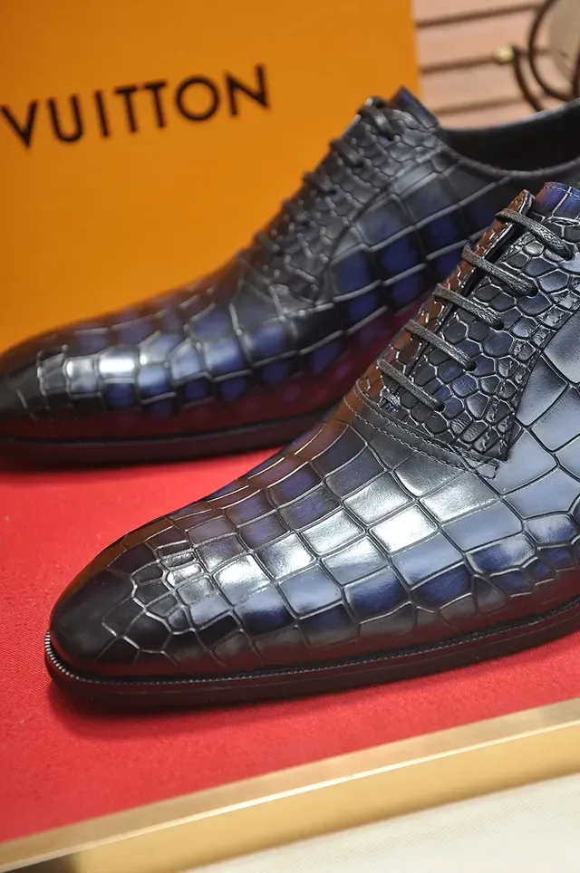 Zapatos Oxford negros con textura de cocodrilo embossada y punta cap 2