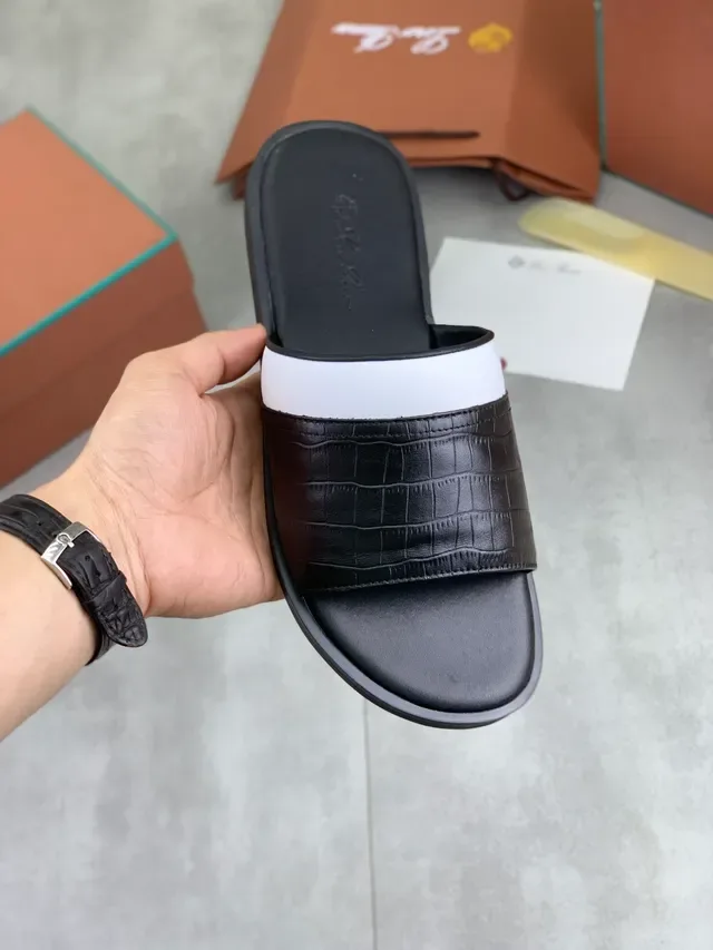 Crocodile-Embossed Single-Strap Contrast-Band Slippers 11