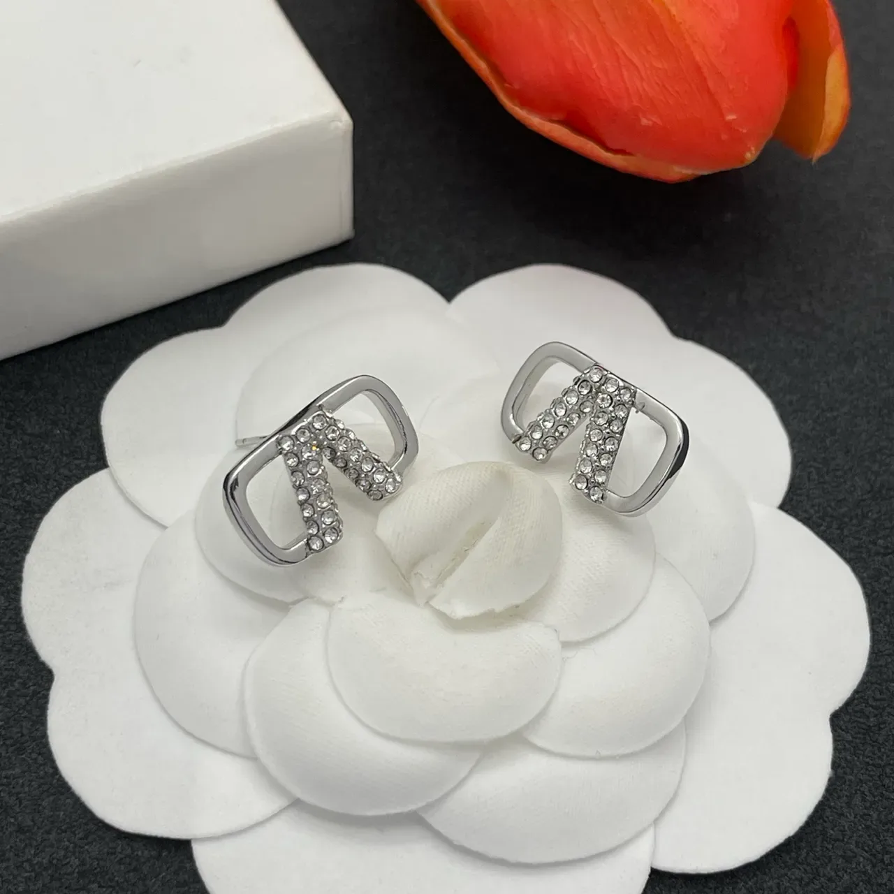 Crystal-Embellished V-Motif Stud Earrings 6