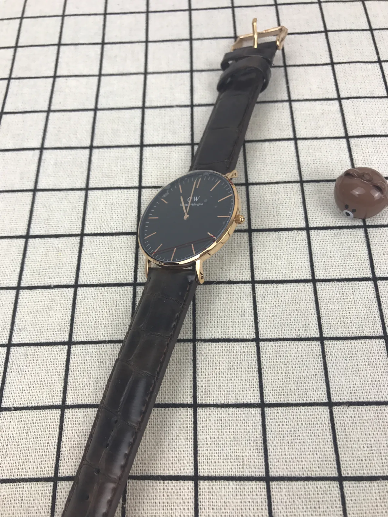 Daniel Wellington 经典黑色表盘金色石英手表 3