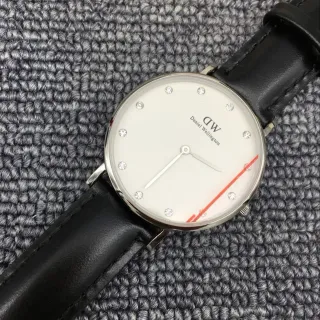 Daniel Wellington White Black Minimalist Dial Crystal Hour Markers Quartz Watch
