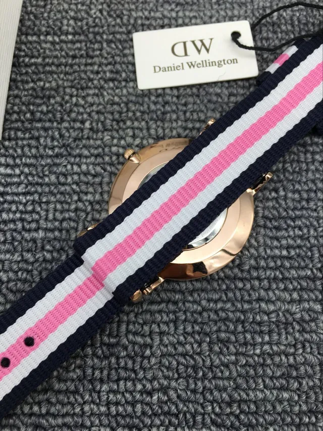 Daniel Wellington 白色粉色极简表盘 玫瑰金色表壳 石英手表 6