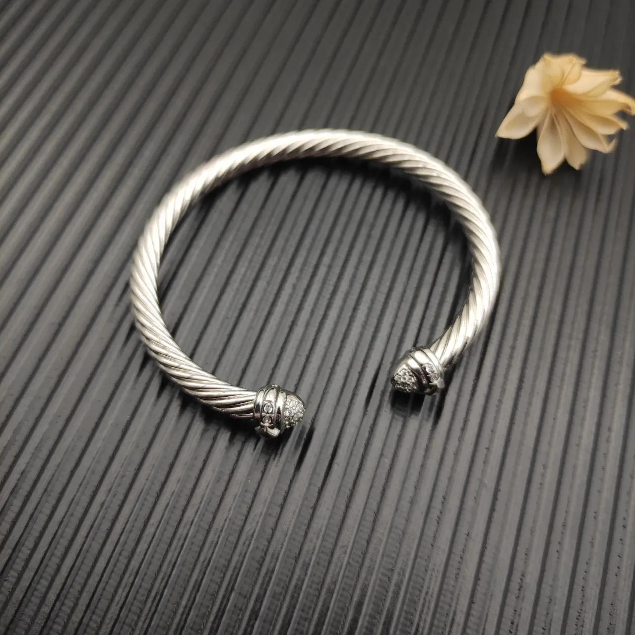 David Yurman Cable Classics Silver Beige Twisted Pavé Diamond End Caps Bracelet 8