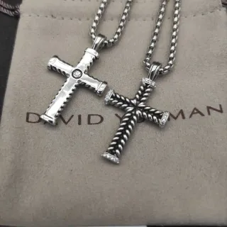 David Yurman Cable Cross Collier Argenté avec Pendentif Tordu