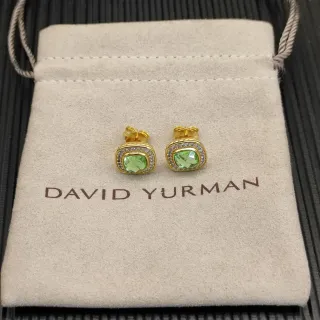 David Yurman أقراط الاستد ذهبي اللون حجر أخضر مقطع بافيه هالو