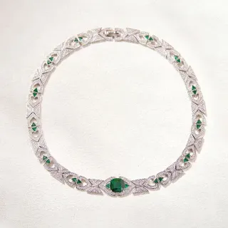 Collier Géométrique Pavé Diamants et Émeraudes