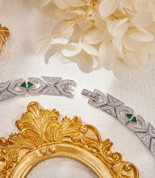 Geometric Pavé Diamond and Emerald Necklace 3