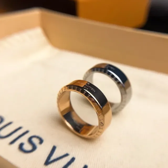 Anillos de Banda Grabados en Oro y Plata 3