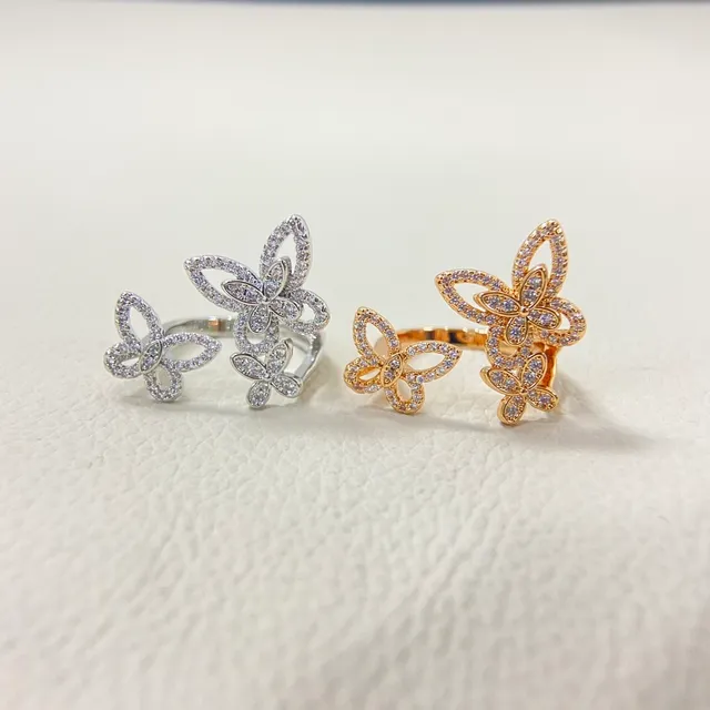 أقراط كريستال Pavé-Set بشكل فراشة ذهبي وفضي 2