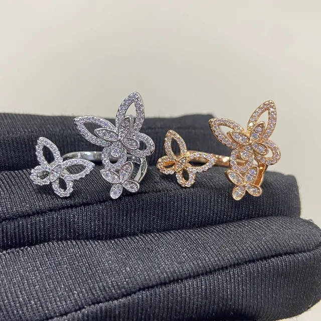 أقراط كريستال Pavé-Set بشكل فراشة ذهبي وفضي 4