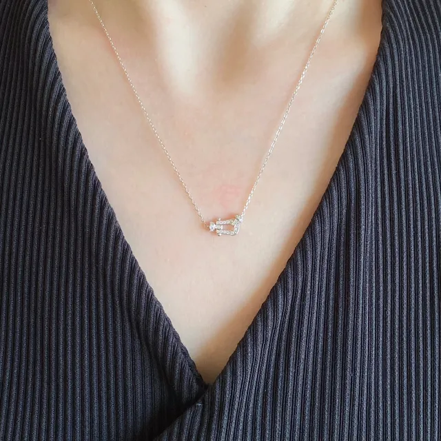 Gold Silver Lyre-Shaped Pendant Pavé-Set Stones Necklace 8