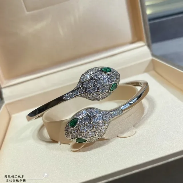 Pulsera con motivo de cabeza de serpiente en oro y plata con cristales pavé 5