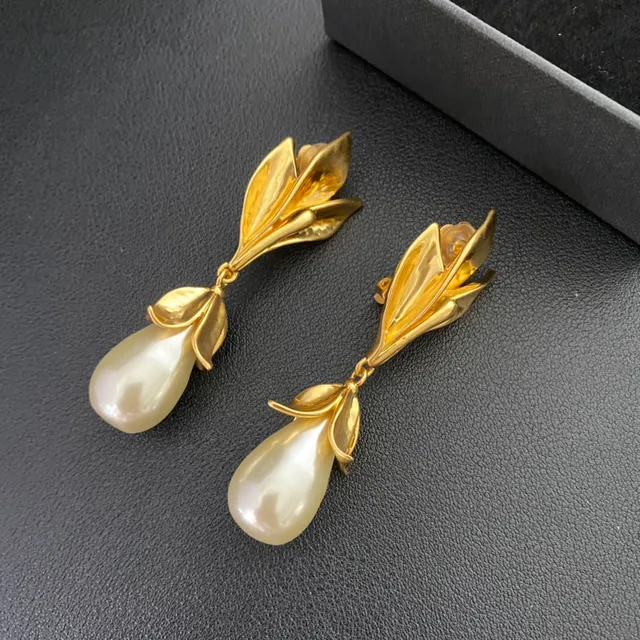 Gold-Tone Floral Motif Teardrop Pearl Drop Earrings 9