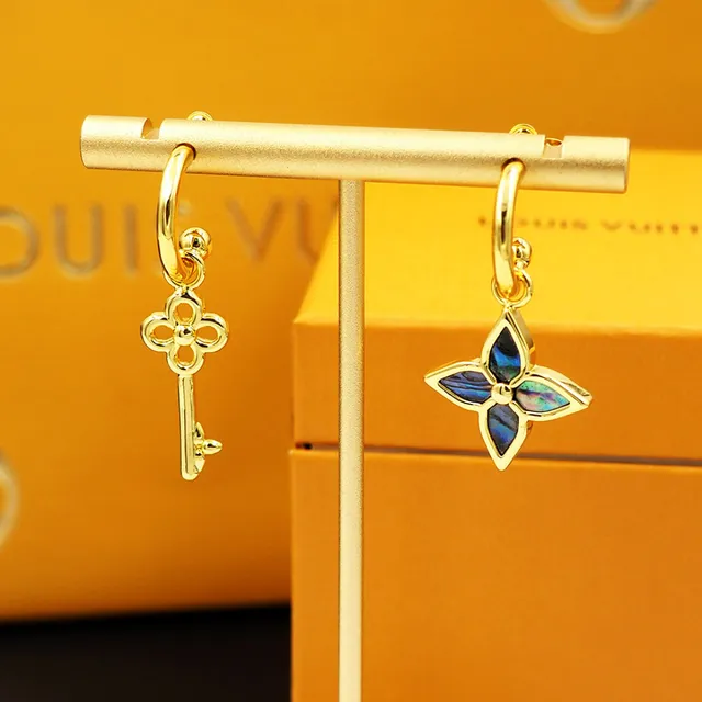 Brincos com chave Gold-Tone e Quatrefoil de concha incrustada 2