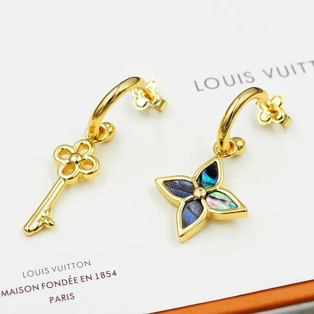 Brincos com chave Gold-Tone e Quatrefoil de concha incrustada 12