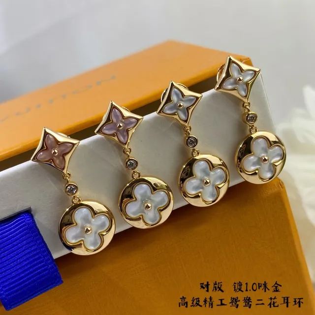 Aretes colgantes de flor de cuatro pétalos de madreperla tono dorado 8