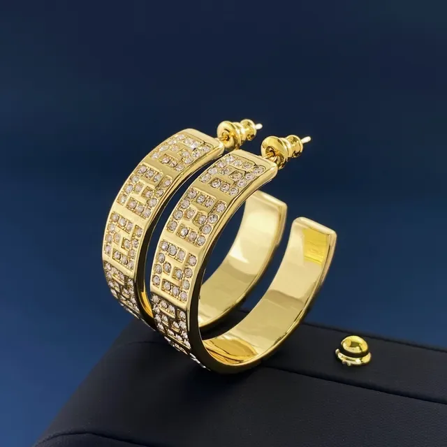 Boucles d'oreilles à anneau en or doré avec pavé de cristal géométrique lattice 4