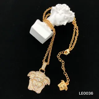 সোনার রঙের Pavé মেডুসা ডুয়াল পেন্ডেন্ট হার