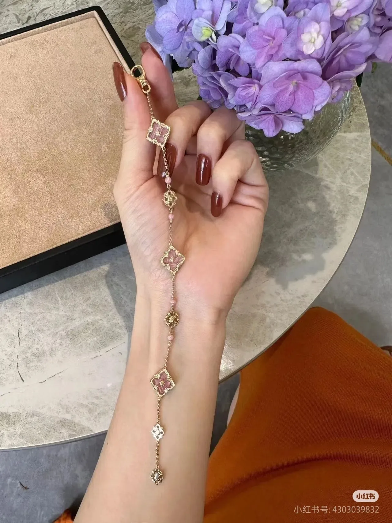 Gold-Tone Quatrefoil Floral Pink Enamel Chain Bracelet 7