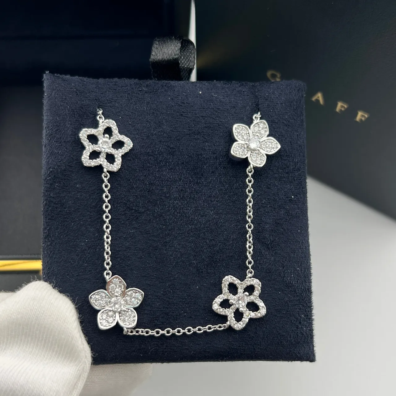 Graff Floral Diamond Pavé Bracelet 3