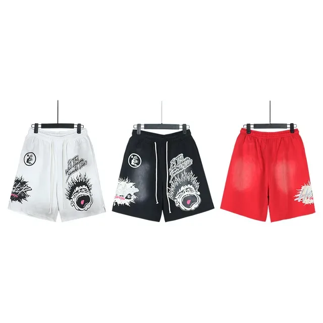 Shorts Oversize con Cordón e Impresión Gráfica 17