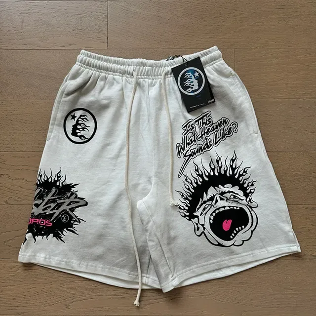 Shorts Oversize con Cordón e Impresión Gráfica 19