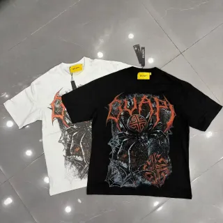 Camiseta GUAPI con estampado gráfico de araña