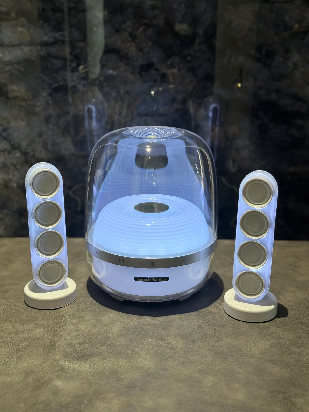 harman/kardon Azul Dorado Cúpula Transparente Driver de Anillo Concéntrico Iluminado Altavoz Portátil 6