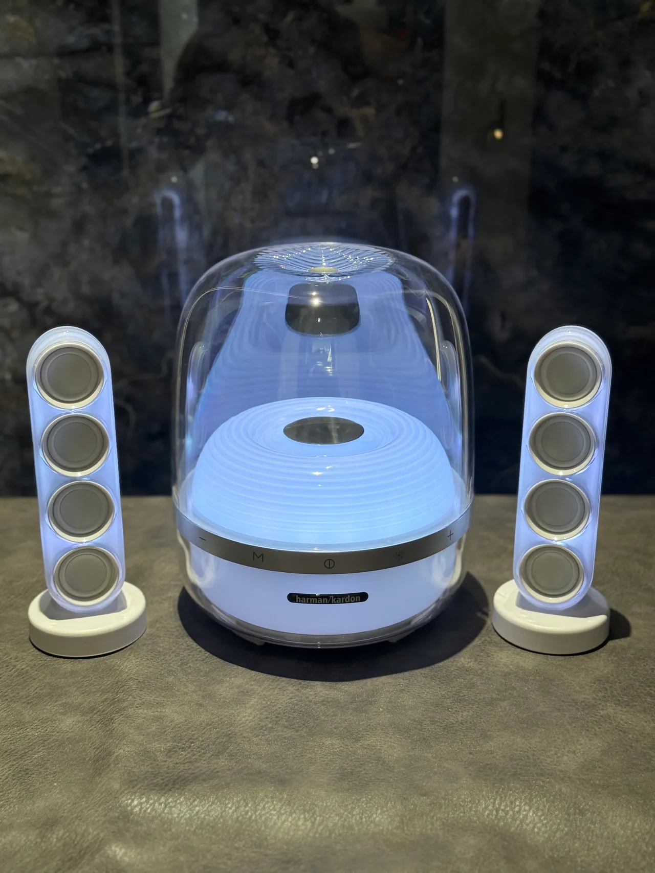 harman/kardon Azul Dorado Cúpula Transparente Driver de Anillo Concéntrico Iluminado Altavoz Portátil 9