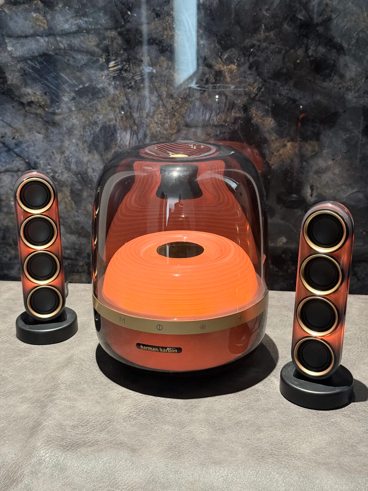 harman/kardon Azul Dorado Cúpula Transparente Driver de Anillo Concéntrico Iluminado Altavoz Portátil 13