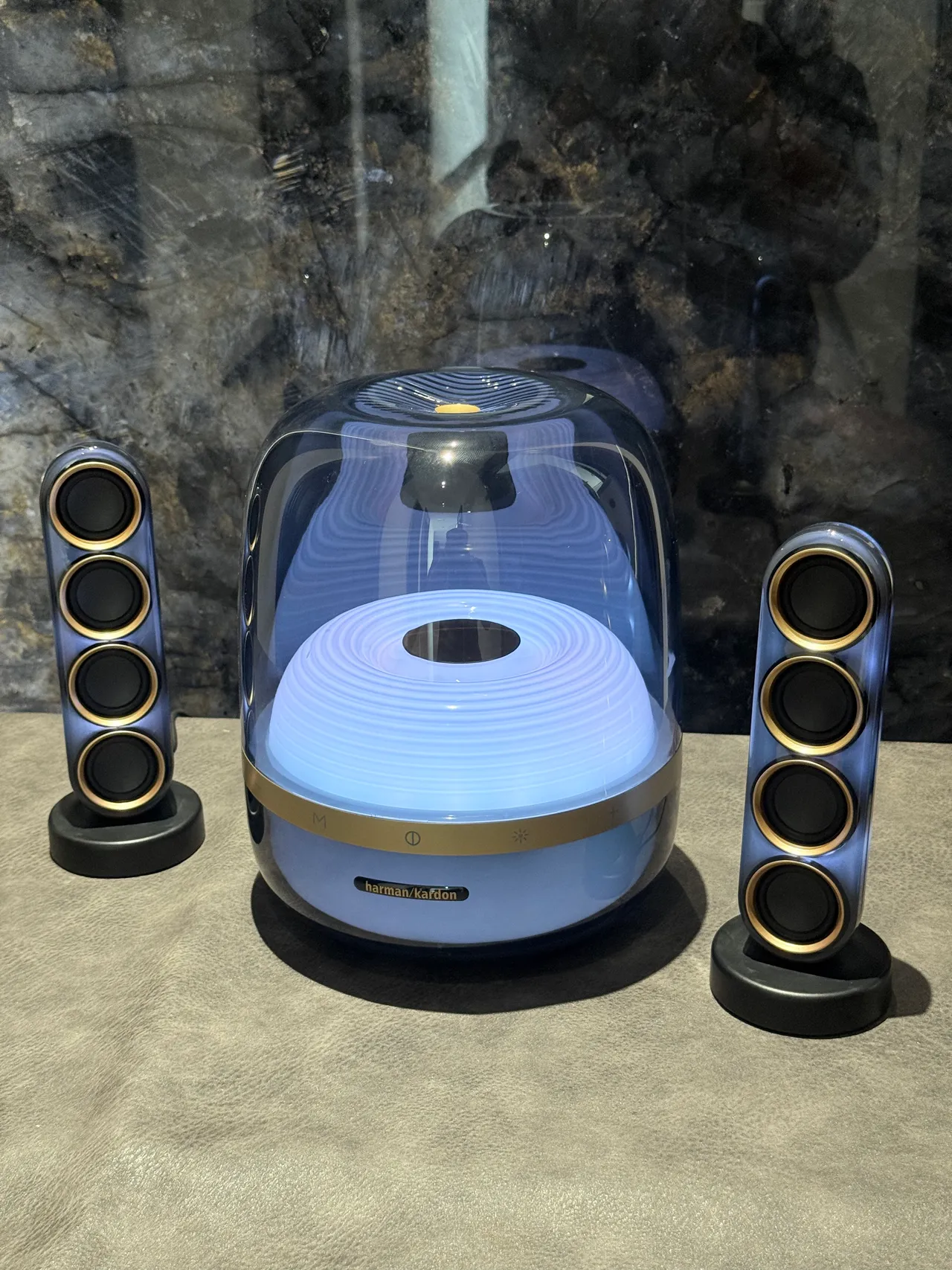 harman/kardon Azul Dorado Cúpula Transparente Driver de Anillo Concéntrico Iluminado Altavoz Portátil 17