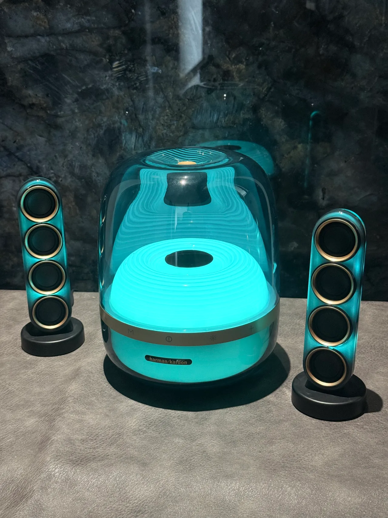 harman/kardon Azul Dorado Cúpula Transparente Driver de Anillo Concéntrico Iluminado Altavoz Portátil 18