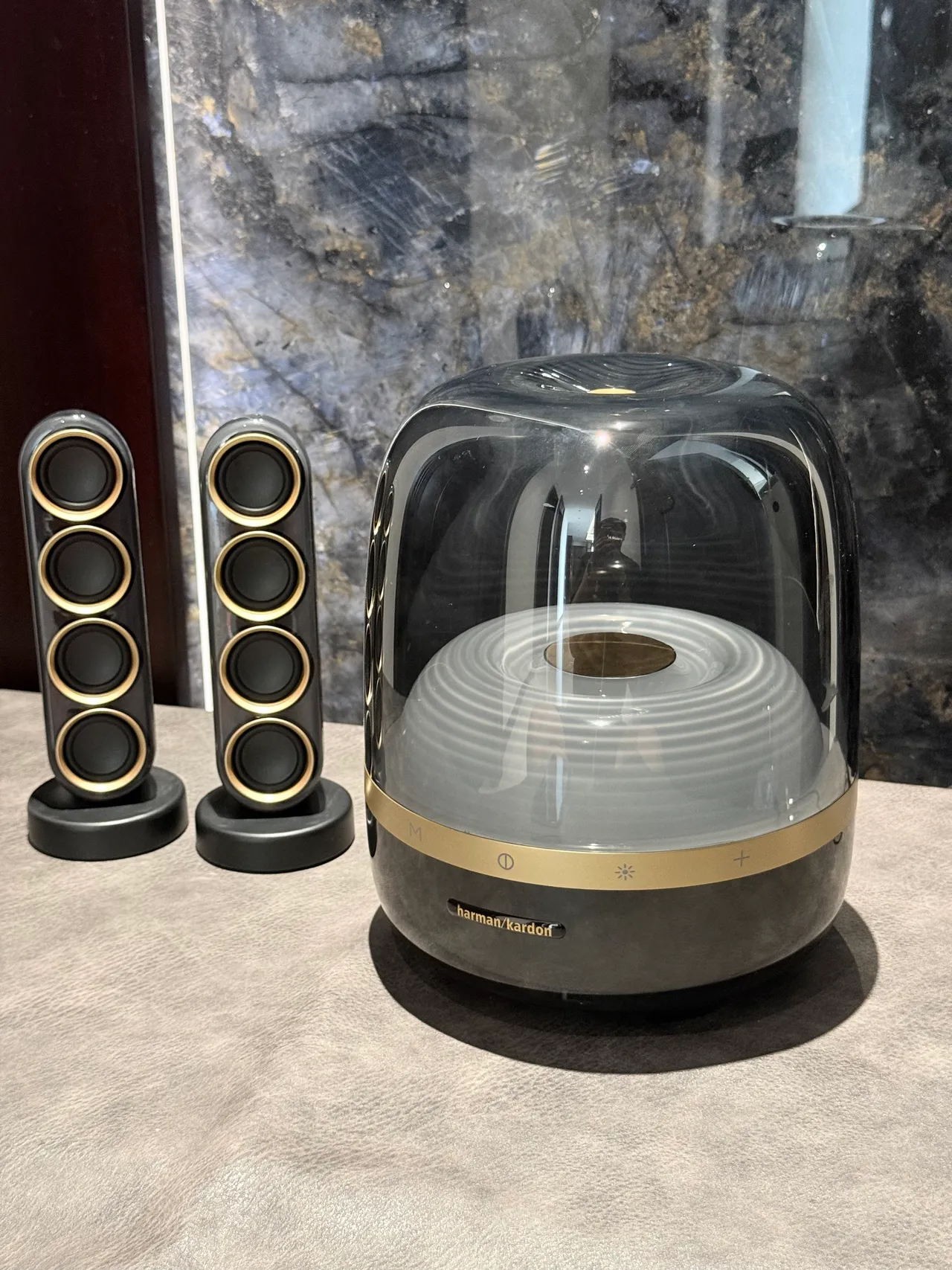 harman/kardon Azul Dorado Cúpula Transparente Driver de Anillo Concéntrico Iluminado Altavoz Portátil 19