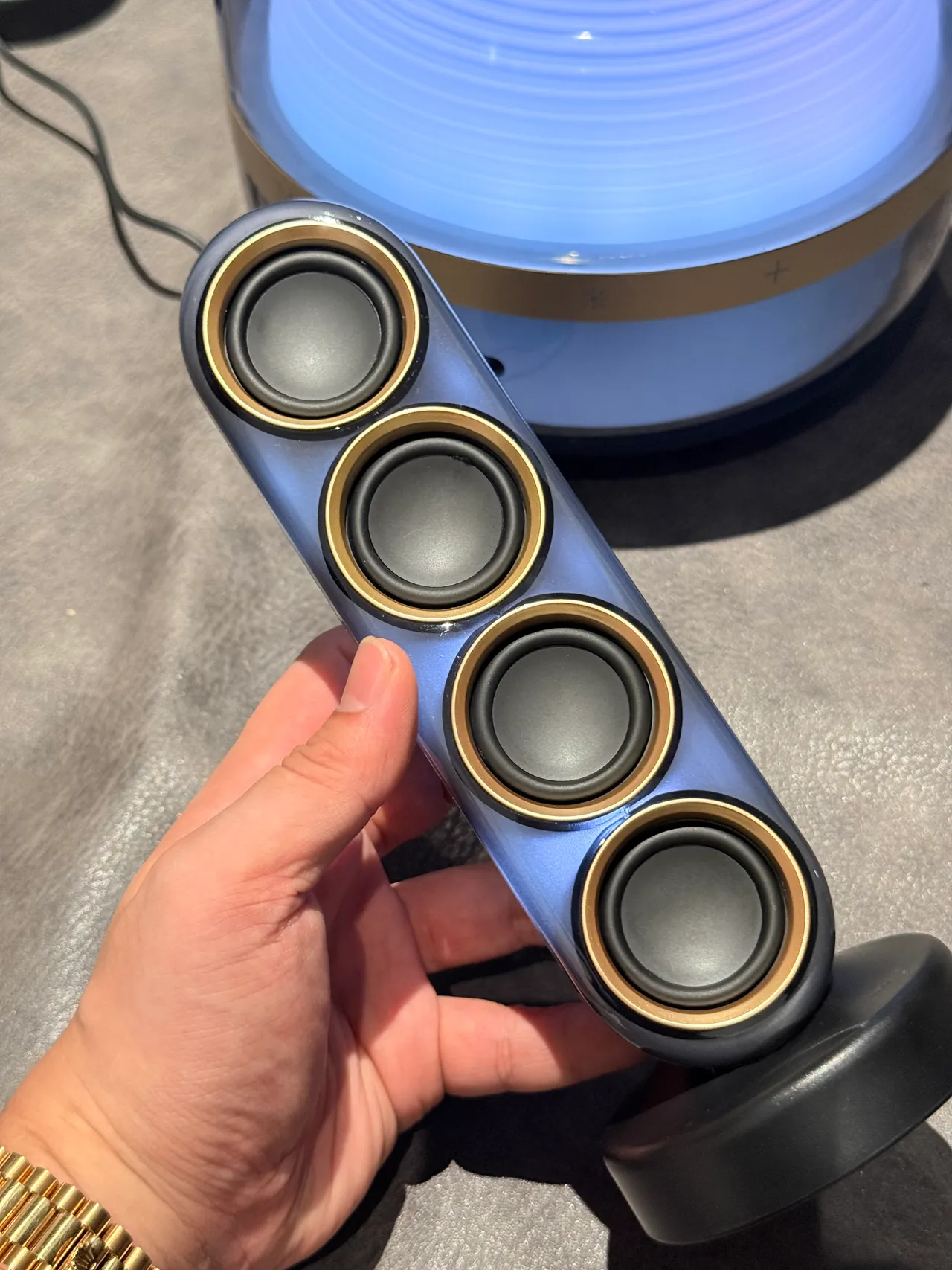 harman/kardon Azul Dorado Cúpula Transparente Driver de Anillo Concéntrico Iluminado Altavoz Portátil 22