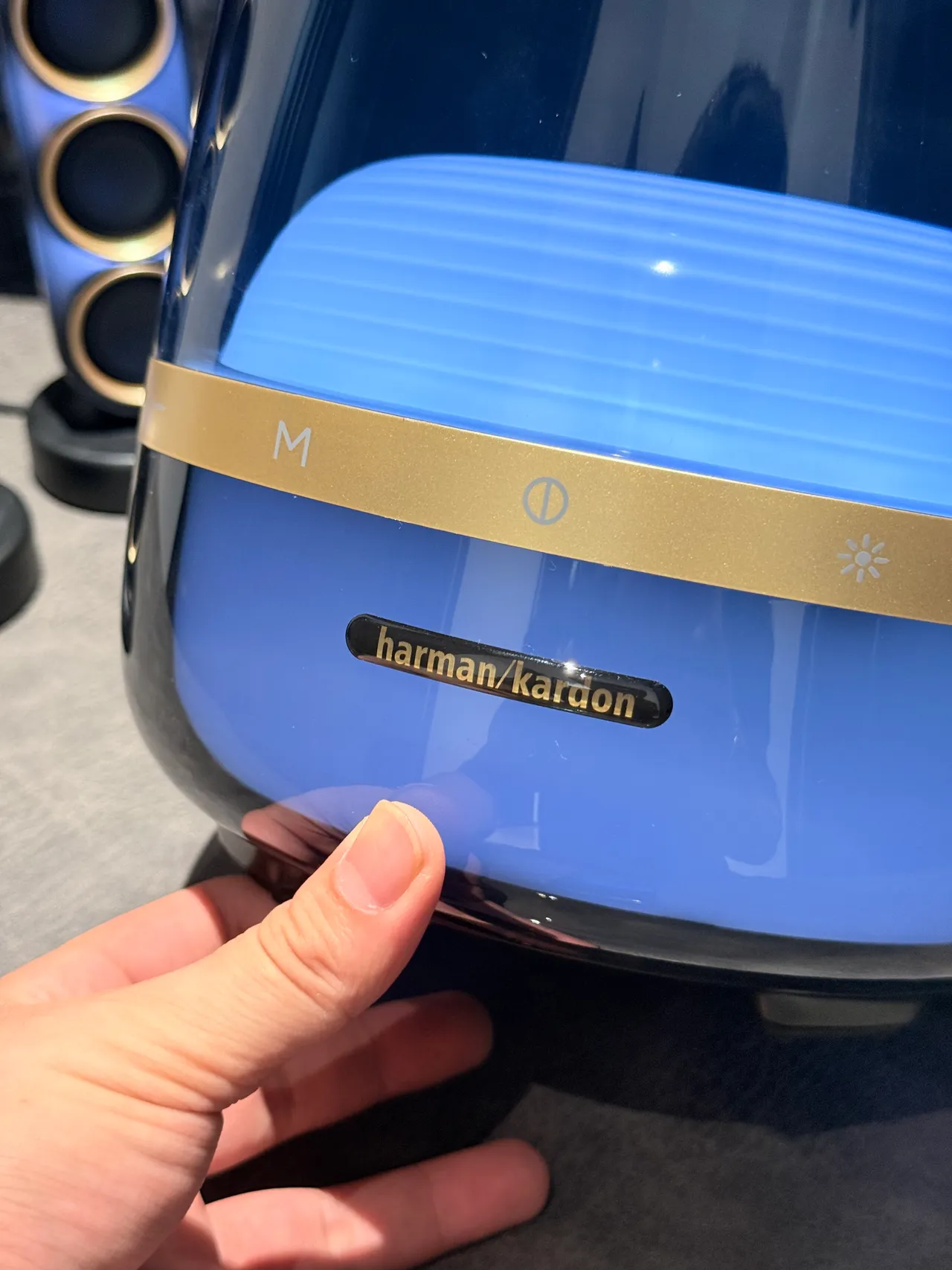 harman/kardon Azul Dorado Cúpula Transparente Driver de Anillo Concéntrico Iluminado Altavoz Portátil 23