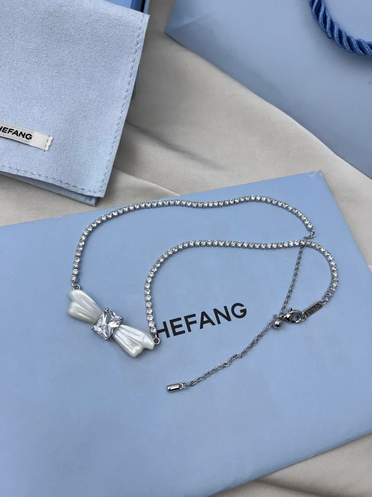 HEFANG Silver White Crystal-Encrusted Chain Mother-of-Pearl Bow Pendant Necklace 6