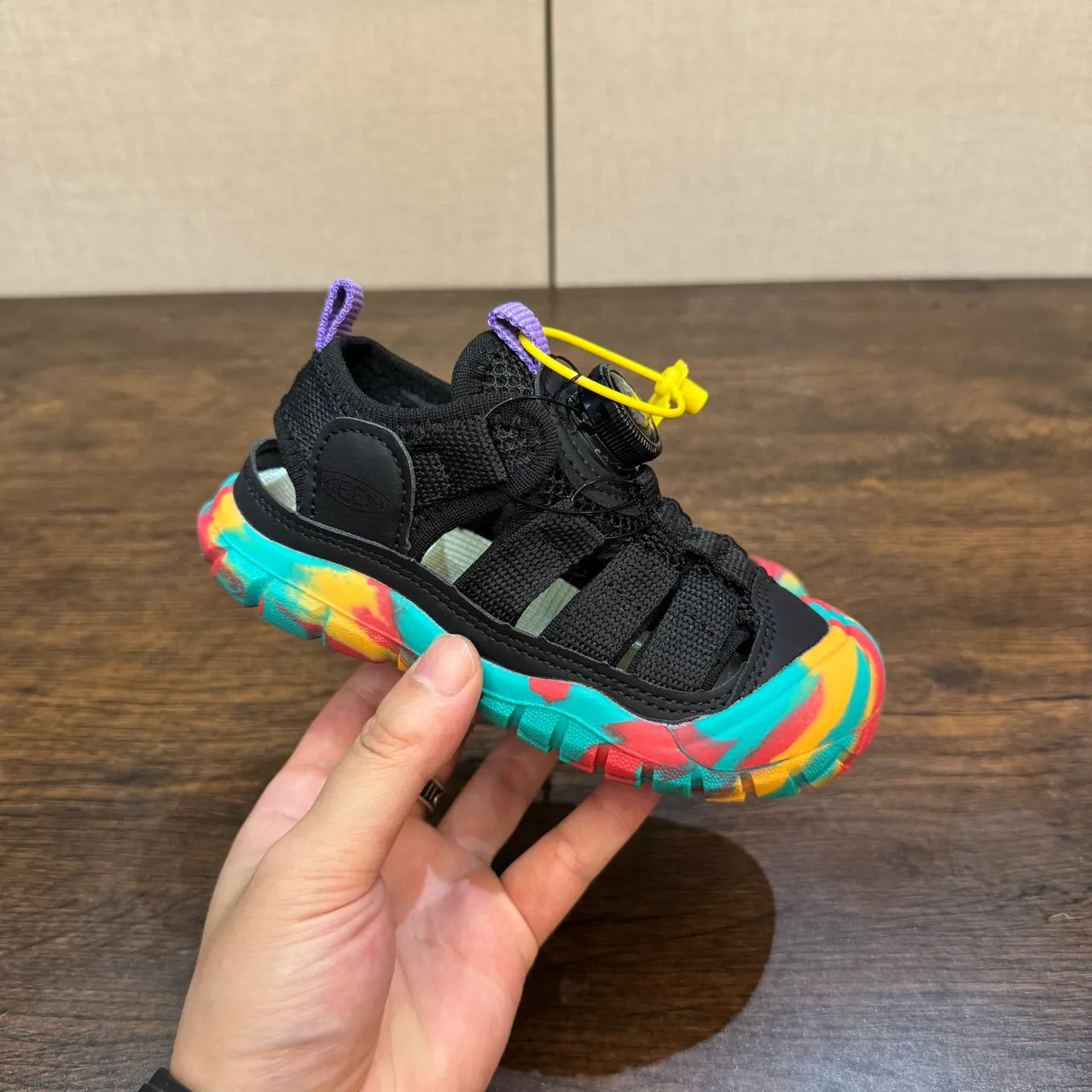 KEEN 黄色橙色 BOA® 旋钮扣合 网面 休闲凉鞋 9