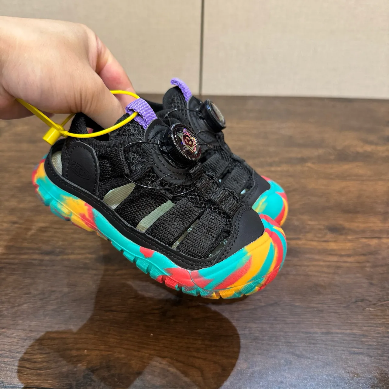 KEEN 黄色橙色 BOA® 旋钮扣合 网面 休闲凉鞋 10
