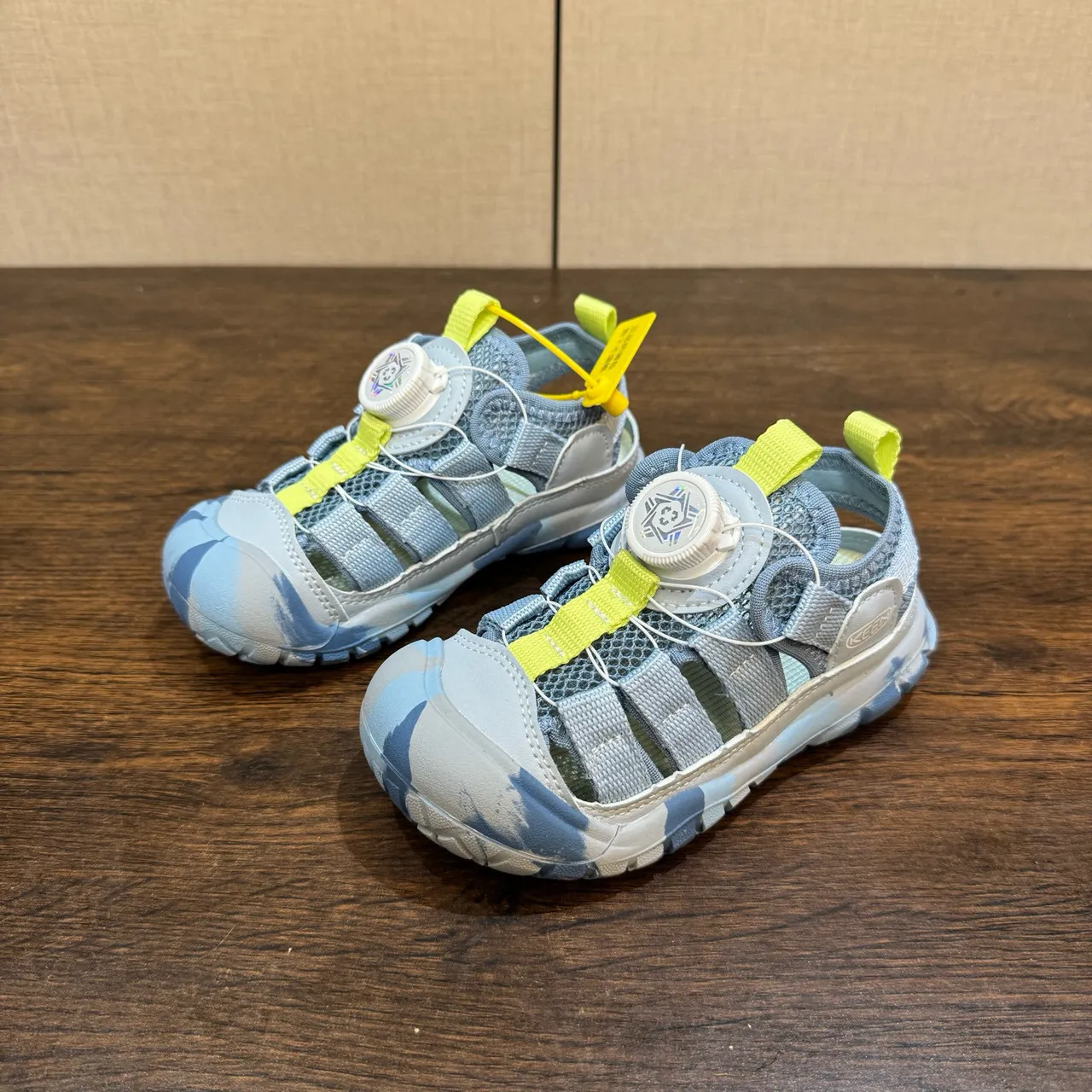 KEEN 黄色橙色 BOA® 旋钮扣合 网面 休闲凉鞋 13