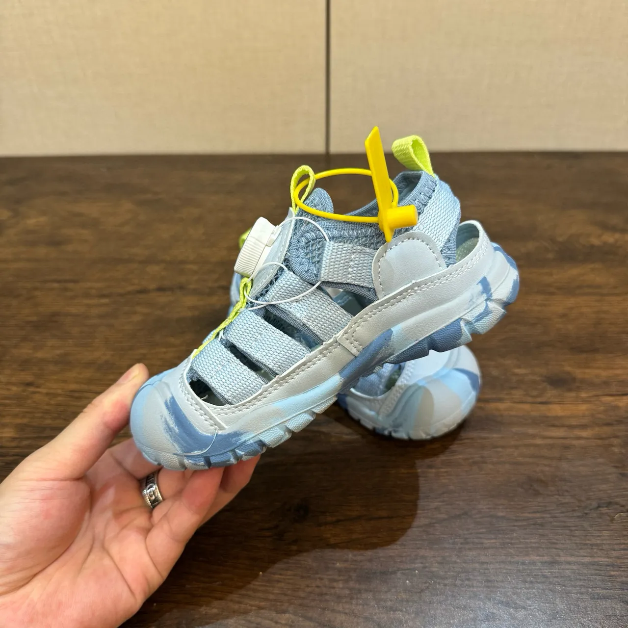KEEN 黄色橙色 BOA® 旋钮扣合 网面 休闲凉鞋 17