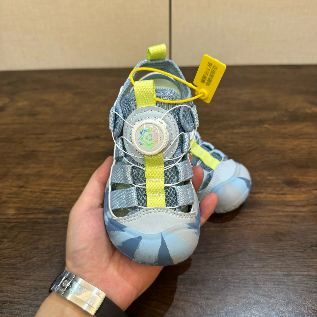 KEEN 黄色橙色 BOA® 旋钮扣合 网面 休闲凉鞋 18
