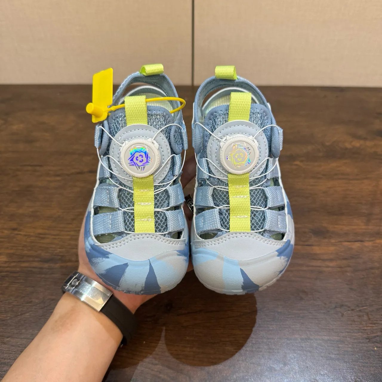 KEEN 黄色橙色 BOA® 旋钮扣合 网面 休闲凉鞋 21