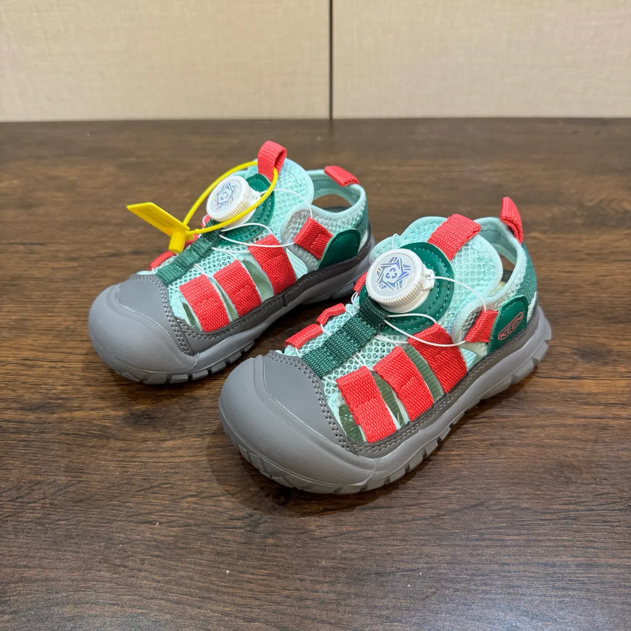 KEEN 黄色橙色 BOA® 旋钮扣合 网面 休闲凉鞋 22