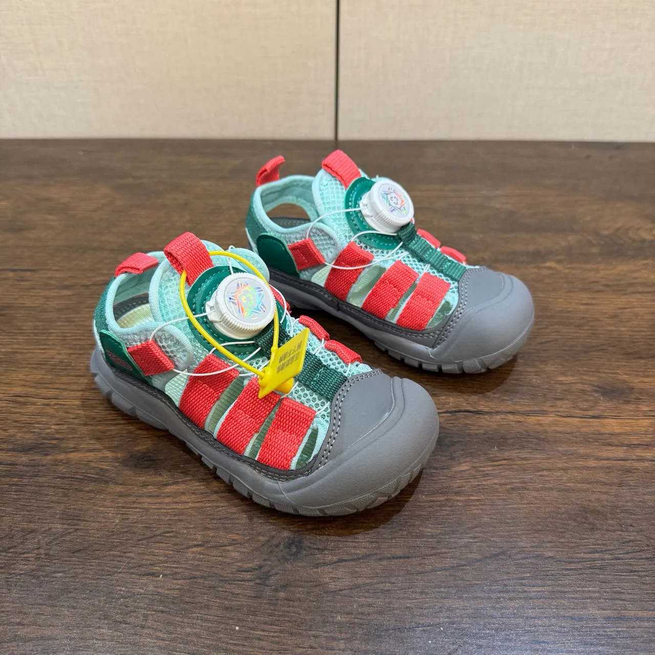 KEEN 黄色橙色 BOA® 旋钮扣合 网面 休闲凉鞋 23
