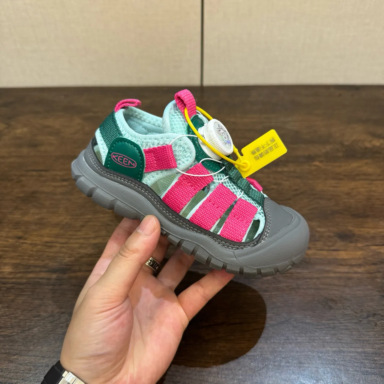 KEEN 黄色橙色 BOA® 旋钮扣合 网面 休闲凉鞋 24